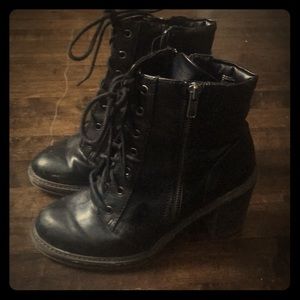 White Mountain Platform Booties sz 7